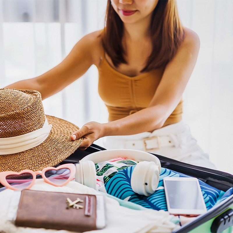 Travel-Friendly Accessories: Lightweight and Versatile Pieces for the On-the-Go Woman
